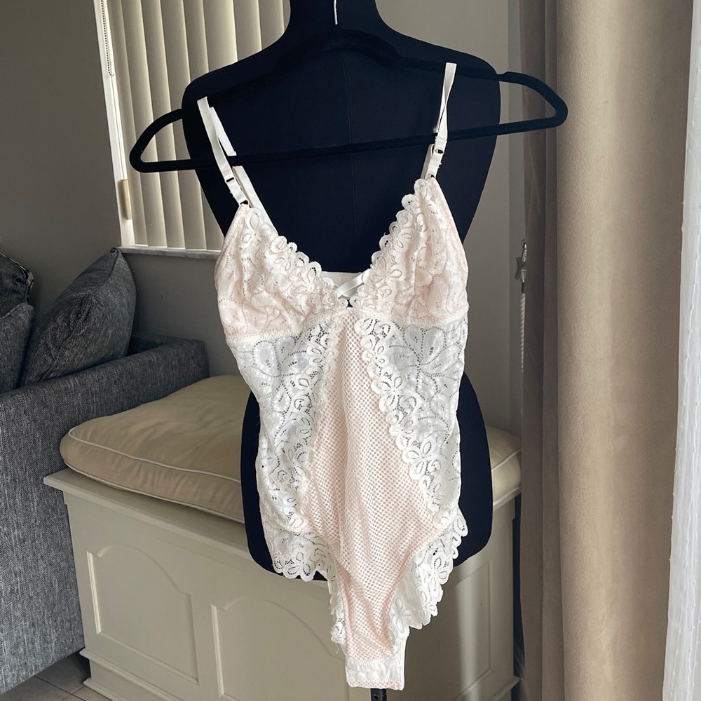 Secret Possessions cream Lace pink lined teddy M